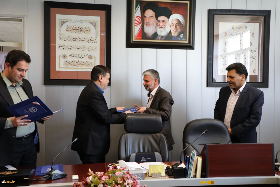 آئین معارفه  مدیران کل معاونت آموزشی و تحصیلات تکمیلی روز یکشنبه مورخ 97/03/19 ساعت 11:30 با حضور دکتر خنیفر ریاست دانشگاه فرهنگیان ، دکتر روشندل معاونت آموزشی و تحصیلات تکمیلی در سالن شهید چمران برگزار گردید.