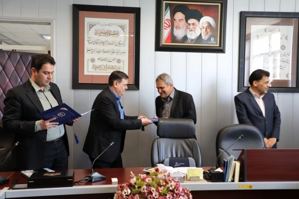 آئین معارفه  مدیران کل معاونت آموزشی و تحصیلات تکمیلی روز یکشنبه مورخ 97/03/19 ساعت 11:30 با حضور دکتر خنیفر ریاست دانشگاه فرهنگیان ، دکتر روشندل معاونت آموزشی و تحصیلات تکمیلی در سالن شهید چمران برگزار گردید.