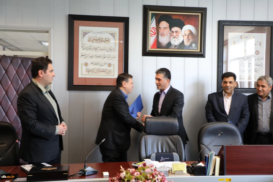 آئین معارفه  مدیران کل معاونت آموزشی و تحصیلات تکمیلی روز یکشنبه مورخ 97/03/19 ساعت 11:30 با حضور دکتر خنیفر ریاست دانشگاه فرهنگیان ، دکتر روشندل معاونت آموزشی و تحصیلات تکمیلی در سالن شهید چمران برگزار گردید.