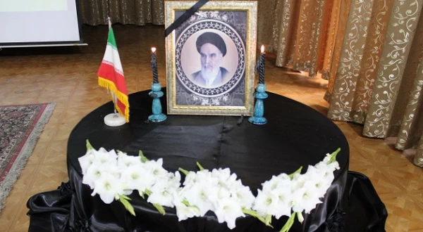 برگزاری مراسم ارتحال حضرت امام در پردیس فاطمه الزهرا(س) تبریز 3