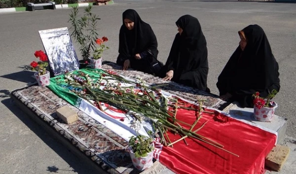 ادای احترام مدیریت دانشگاه فرهنگیان آذربایجان غربی به مقام شامخ شهدا 2