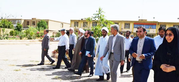 با حضور مسئولان  استان خوزستان:

 کلنگ احداث سالن چند منظوره مرکز خدیجه کبری (س) دزفول بر زمین زده شد
 2