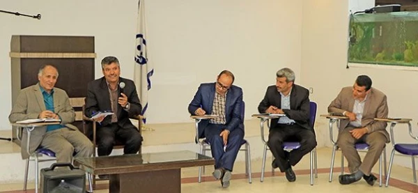 با حضور دکتر عروف زاد برگزار شد :

جلسه هم اندیشی و بررسی مشکلات و ارائه راهکار ها در حوزه های مختلف پردیس شهید باهنراصفهان 
 2