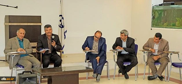 با حضور دکتر عروف زاد برگزار شد :

جلسه هم اندیشی و بررسی مشکلات و ارائه راهکار ها در حوزه های مختلف پردیس شهید باهنراصفهان 
 2