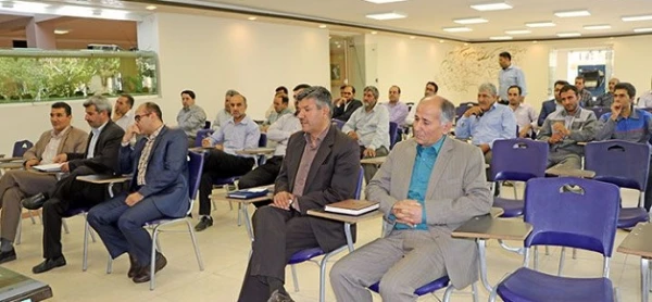 با حضور دکتر عروف زاد برگزار شد :

جلسه هم اندیشی و بررسی مشکلات و ارائه راهکار ها در حوزه های مختلف پردیس شهید باهنراصفهان 
 4