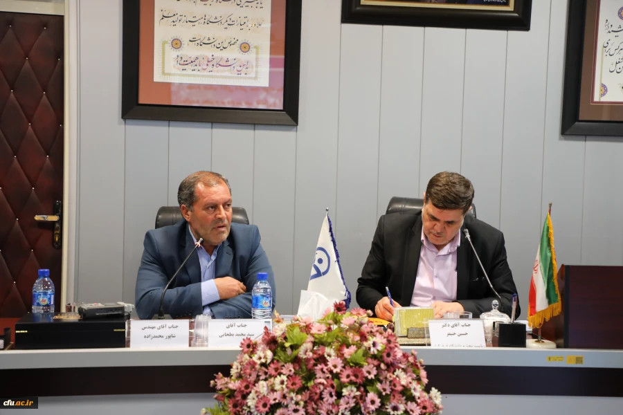 دکتر خنیفر در جلسه مجمع خیرین حامی دانشگاه فرهنگیان عنوان کرد:

دانشگاه فرهنگیان دانشگاهی ماموریت گراست که در هرشرایطی چراغ آن باید روشن باشد 2