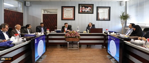 دکتر خنیفر در  اولین جلسه شورای عالی سیاستگذاری یکصدمین سال تاسیس تربیت معلم در ایران مطرح کرد:

باید با تحلیل و آسیب شناسی پیشینه صد ساله تربیت معلم ایران، چشم انداز جامعی برای آینده ترسیم کرد 2