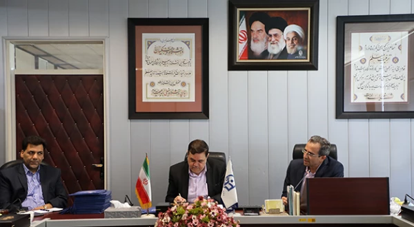 دکتر خنیفر در  اولین جلسه شورای عالی سیاستگذاری یکصدمین سال تاسیس تربیت معلم در ایران مطرح کرد:

باید با تحلیل و آسیب شناسی پیشینه صد ساله تربیت معلم ایران، چشم انداز جامعی برای آینده ترسیم کرد 4