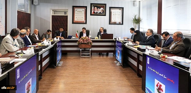 دکتر خنیفر در  اولین جلسه شورای عالی سیاستگذاری یکصدمین سال تاسیس تربیت معلم در ایران مطرح کرد:

باید با تحلیل و آسیب شناسی پیشینه صد ساله تربیت معلم ایران، چشم انداز جامعی برای آینده ترسیم کرد 5