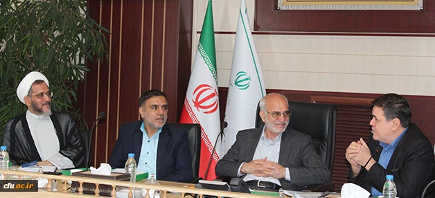 دکتر خنیفر در اولین جلسه هیات امنای دانشگاه فرهنگیان استان تهران مطرح کرد:

 نیاز مبرم به غنی سازی مراکز تربیت معلم 2