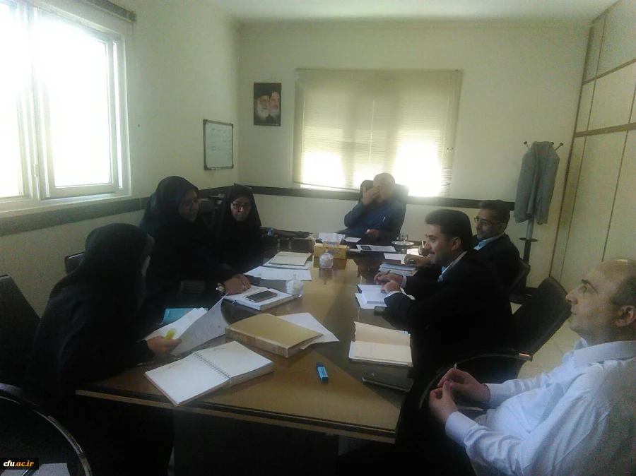 در اولین جلسه کارگروه ساماندهی نیروهای سرپرست شبانه روزی:

پرسش های سرپرستان سراهای دانشجویی مطرح و در جلسه بررسی شد.