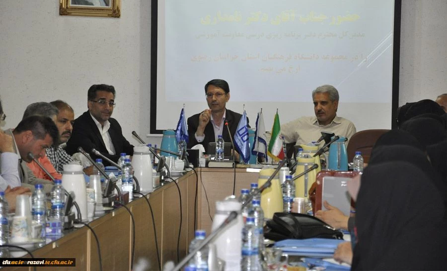 در سالن کنفرانس پردیس شهید بهشتی خراسان رضوی برگزار شد:

دوره توان افزایی اقدام پژوهی ویژه سرپرستان سراهای دانشجویی منطقه 6 کشور