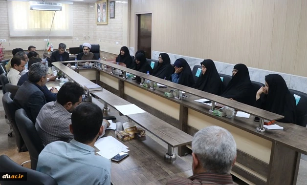 جلسه مشترک شوراهای فرهنگی، اجتماعی و دانشجویی دانشگاه فرهنگیان استان کرمان مطرح شد:

لزوم داشتن نگاه کیفی و عمیق به مسائل دانشجو معلمان
 5