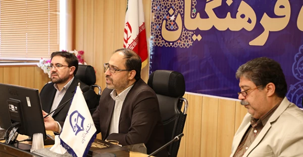 در نخستین جلسه نیروهای خدمتگزار سازمان مرکزی عنوان شد:

اهمیت نقش  نیروهای خدمتگزار در دانشگاه 4