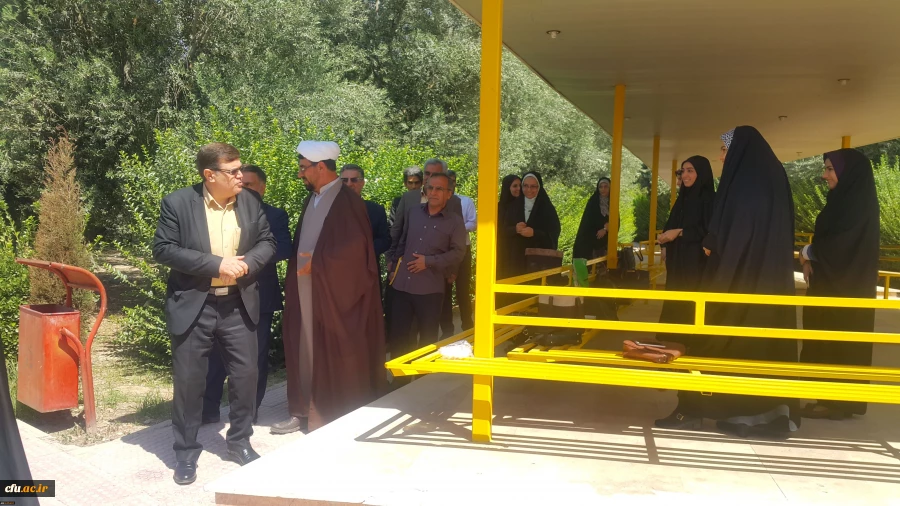 دکتر خنیفر  و هیئت همراه در بازدید از پردیس زینبیه :

به کارگیری از پتانسیل های موجود در دانشجو معلمان لازم و ضروری است