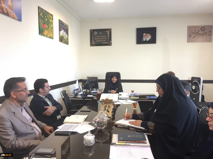 دکتر علی نژاد در اولین جلسه کمیته نظارت بر میهمانی و انتقال عنوان کرد:


با اتکا به فضایل و صفات اخلاقی و همدلی می توانیم رویکرد خوبی را جهت جذب دانشجومعلمان احصاء کنیم