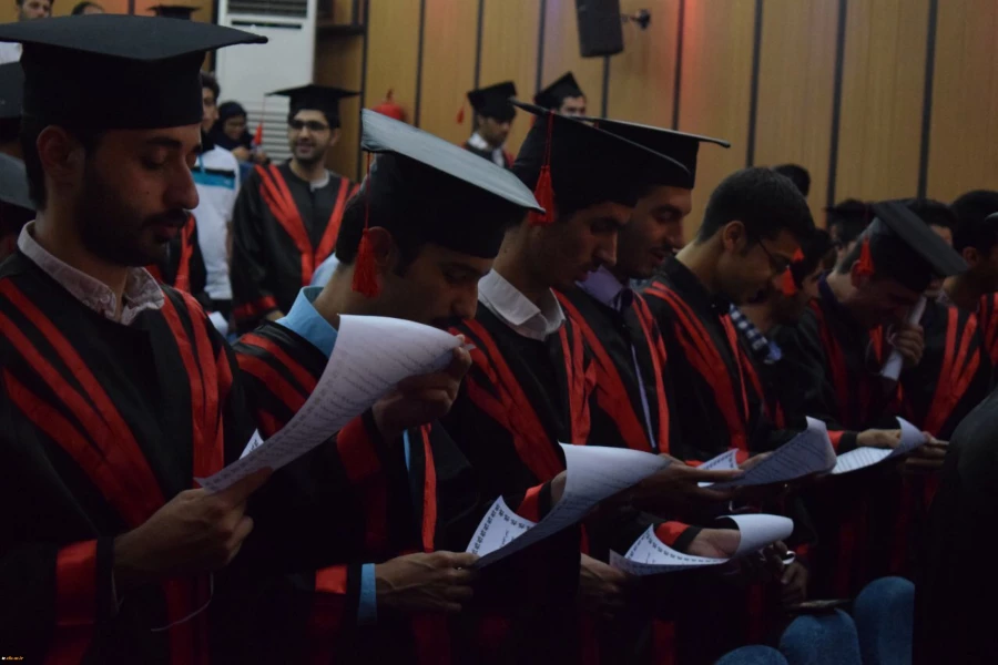 دکتر علی نژاد در مراسم دانش آموختگی دانشجویان شهید بهشتی تهران مطرح کرد:

برجسته ترین و کارآمدترین معلمان، دانش آموختگان دانشگاه فرهنگیان خواهند بود