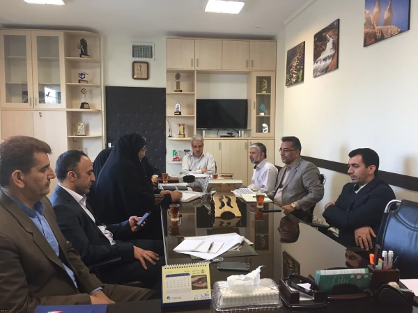 دکتر علی نژاد در اولین جلسه کمیته نظارت بر میهمانی و انتقال عنوان کرد:

با اتکا به فضایل، صفات اخلاقی و همدلی می توانیم رویکرد خوبی را برای جذب دانشجومعلمان احصاء کنیم 3