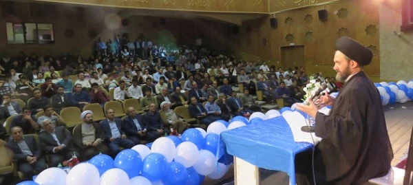 نماینده ولی فقیه در استان و امام جمعه اردبیل عنوان کرد:

پیشرفت کشور با ریل گذاری آموزش و پرورش و توجه به حوزه فرهنگ  4