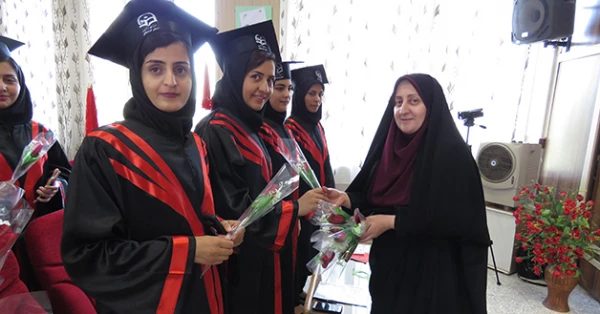 آئین  دانش آموختگی دانشجویان ورودی 93 پردیس بنت الهدی صدر کردستان برگزار شد 2