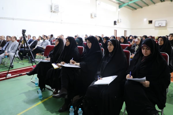 با حضور دکتر خنیفر برگزار شد:

کارگروه محتوای "تحقق سند تحول بنیادین آموزش و پرورش" 2