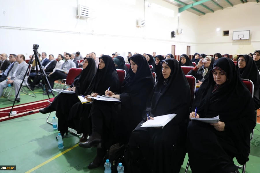 با حضور دکتر خنیفر برگزار شد:

کارگروه محتوای "تحقق سند تحول بنیادین آموزش و پرورش" 2