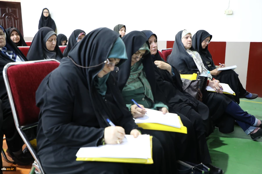 با حضور دکتر خنیفر برگزار شد:

کارگروه محتوای "تحقق سند تحول بنیادین آموزش و پرورش" 2