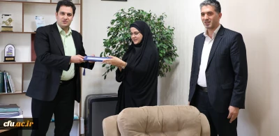 دکتر روشن دل معاون آموزشی و تحصیلات تکمیلی:

ورود دانشجو معلمان نخبه و علاقه مند حرفه مقدس معلمی ،شرط اساسی در تحقق امر تربیت معلم فاخر است.