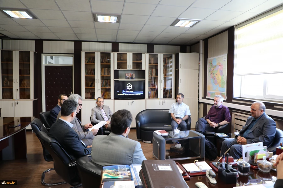 دکتر خنیفر در دیدار با اساتید دانشگاه های فرانسه:

ایران پیش از  میلاد و قبل از  اسلام نیز مراکز آموزشی و دانشگاه داشته است 3