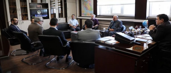 دکتر خنیفر در دیدار با اساتید دانشگاه های فرانسه:

ایران پیش از  میلاد و قبل از  اسلام نیز مراکز آموزشی و دانشگاه داشته است 2