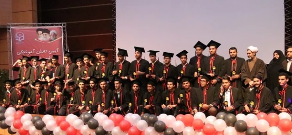 دکتر توان در مراسم جشن دانش آموختگی دانشجویان دانشگاه فرهنگیان کرمان:

لازمه معلمی عشق، اخلاص و انجام امور برای رضای خداوند و خدمت به دیگران است
 2