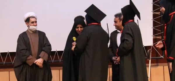 دکتر توان در مراسم جشن دانش آموختگی دانشجویان دانشگاه فرهنگیان کرمان:

لازمه معلمی عشق، اخلاص و انجام امور برای رضای خداوند و خدمت به دیگران است
 4