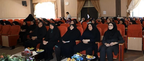 نشست صمیمی مشاور امور بانوان دانشگاه با همکاران خانم برگزار شد 2