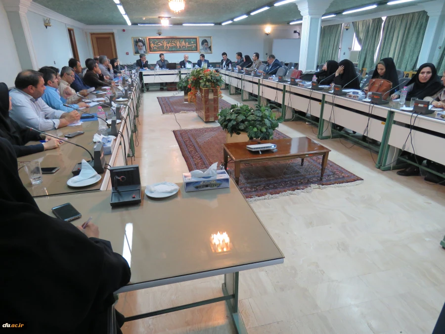 در دوره آموزشی کارشناسان پژوهش مطرح شده:

شیوه نامه های پژوهشی، شاخص اعتبار نشریات علمی، آشنایی با پایگاه های اطلاعاتی دانشگاه 3