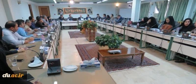 در دوره آموزشی کارشناسان پژوهش مطرح شده:

شیوه نامه های پژوهشی، شاخص اعتبار نشریات علمی، آشنایی با پایگاه های اطلاعاتی دانشگاه