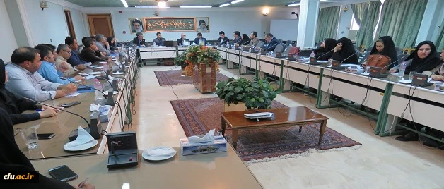 در دوره آموزشی کارشناسان پژوهش مطرح شده:

شیوه نامه های پژوهشی، شاخص اعتبار نشریات علمی، آشنایی با پایگاه های اطلاعاتی دانشگاه 8