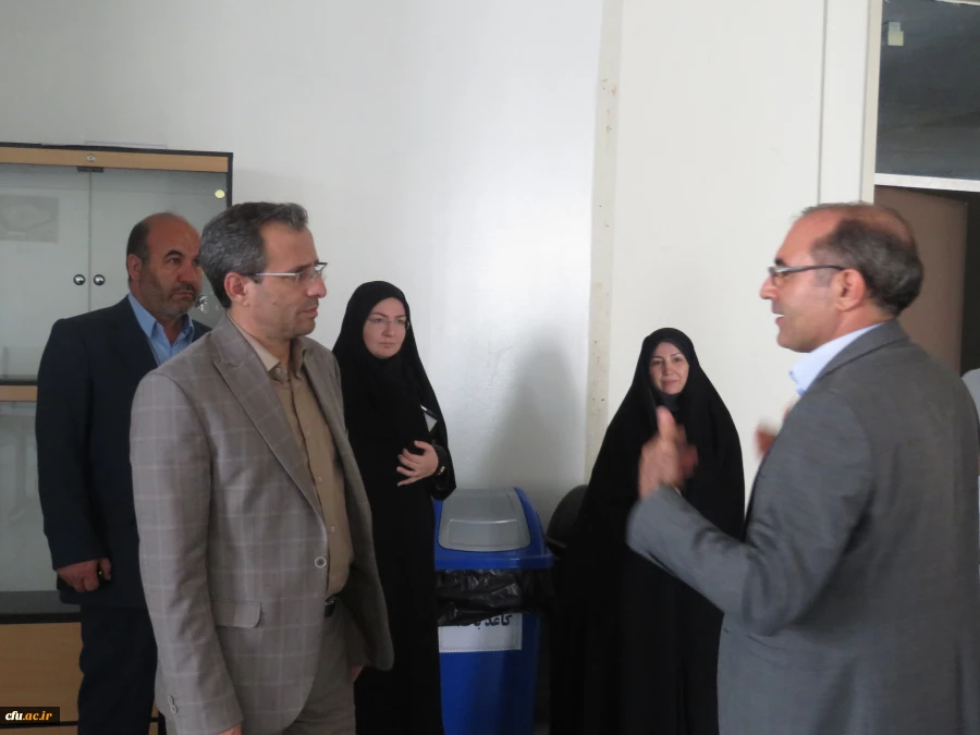 معاون پژوهشی دانشگاه در بازدید از پردیس های استان اردبیل عنوان کرد:

سیاست  و شاخص های ارزیابی پژوهش ها باید مبتنی بر ماموریت دانشگاه باشد 2