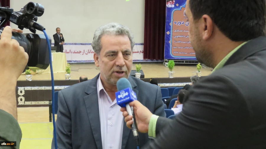 دکتر عرب در دومین دوره توانمندسازی کارشناسان دانشجویی دانشگاه فرهنگیان همزمان با دهه کرامت عنوان کرد:

با تشکیل کرسی های اندیشه ورزی و مرور کتاب هایی چون طب رضا (ع) در حوزه سلامت و بهداشت و مسائل پزشکی، باید کوشید زمینه ای را فراهم کرد تا در زندگی جاری 