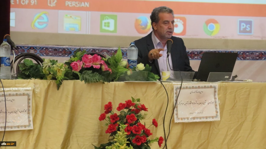 دکتر مصطفی عرب در دومین دوره توانمندسازی کارشناسان دانشجویی دانشگاه فرهنگیان همزمان با دهه کرامت عنوان کرد:
با تشکیل کرسی های اندیشه ورزی و مرور کتاب هایی چون طب رضا (ع) در حوزه سلامت  و مسائل پزشکی، باید کوشید زمینه ای را فراهم کرد تا در زندگی کنونی، ان