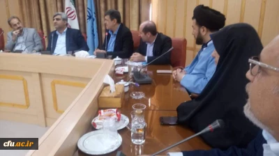 با حضور هیات رییسه دانشگاه فرهنگیان در گیلان انجام شد:

جلسه هیات امنا، دیدار با امام جمعه، بازدید از پردیس ها و مراکز