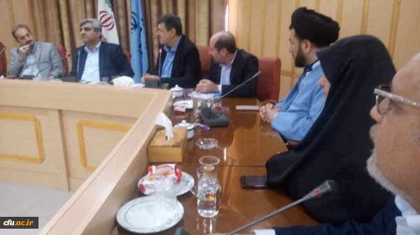 با حضور هیات رییسه دانشگاه فرهنگیان در گیلان انجام شد:
جلسه هیات امنا، دیدار با امام جمعه، بازدید از پردیس ها و مراکز