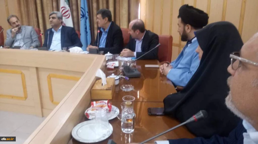 با حضور هیات رییسه دانشگاه فرهنگیان در گیلان انجام شد:
جلسه هیات امنا، دیدار با امام جمعه، بازدید از پردیس ها و مراکز