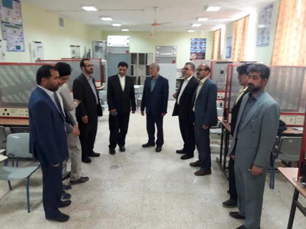 دکتر دهمرده نماینده مردم شریف زابل :

تمام قد برای توسعه دانشگاه فرهنگیان ایستاده ایم 2