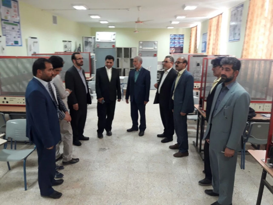 دکتر دهمرده نماینده مردم شریف زابل :

تمام قد برای توسعه دانشگاه فرهنگیان ایستاده ایم 2