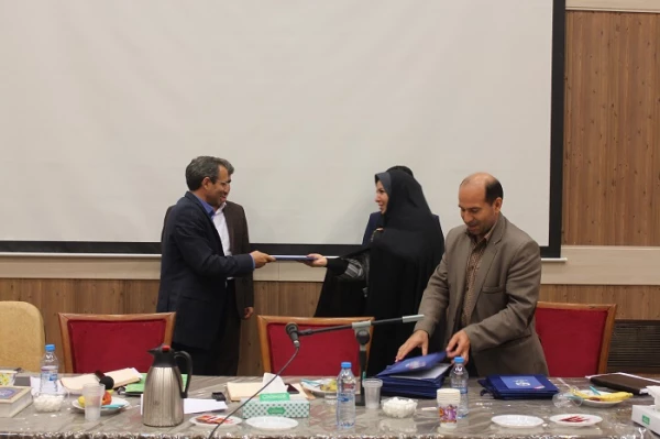 در دومین جلسه کمیته اجرایی بزرگداشت یکصدمین سالگرد تربیت معلم برگزار مطرح شد:

به عنوان جامعه تربیت معلم باید هویت یکصد ساله تربیت معلم را در وجودمان احیا کنیم 6