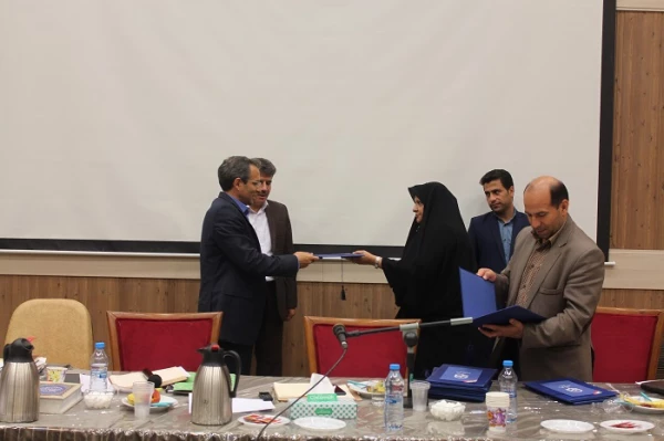 در دومین جلسه کمیته اجرایی بزرگداشت یکصدمین سالگرد تربیت معلم برگزار مطرح شد:

به عنوان جامعه تربیت معلم باید هویت یکصد ساله تربیت معلم را در وجودمان احیا کنیم 7