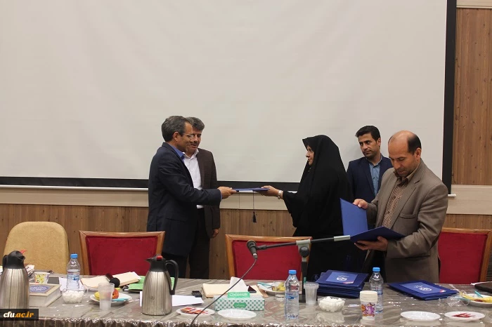 در دومین جلسه کمیته اجرایی بزرگداشت یکصدمین سالگرد تربیت معلم برگزار مطرح شد:

به عنوان جامعه تربیت معلم باید هویت یکصد ساله تربیت معلم را در وجودمان احیا کنیم 7