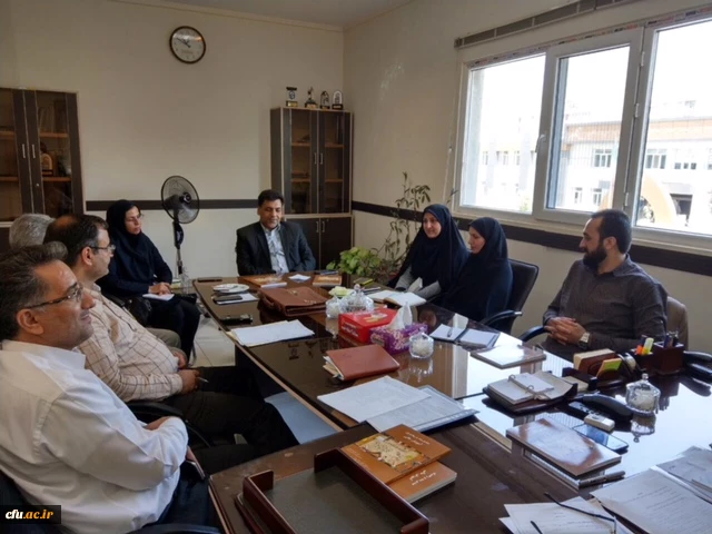 دکتر علی محمدی مدیرکل روابط عمومی دانشگاه فرهنگیان در جلسه کارگروه ساماندهی نیروهای سرپرست شبانه روزی عنوان کرد:

هر اتفاق خوبی در دانشگاه از سراها باید شروع شود و تربیت معلم از سرای دانشجویی شروع می شود نه کلاس درس