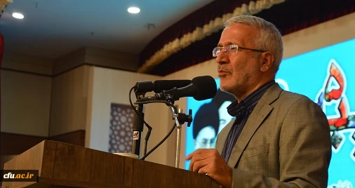 دبیرکل شورای عالی آموزش و پرورش در مراسم افتتاحیه حیات طیبه5:

امروز تحول بنیادین به گفتمان غالب در آموزش و پرورش تبدیل شده است 2