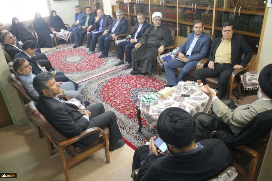 دکتر خنیفر در ددیدار با امام جمعه اصفهان:

امیدواریم با حمایت ها از دانشگاه فرهنگیان  شاهد کارهای قیمتی برای تربیت معلم به عنوان یکی از قطب های مهم کشور  باشیم 2